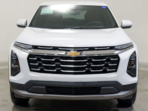 Used 2026 Chevrolet Equinox LT image 3