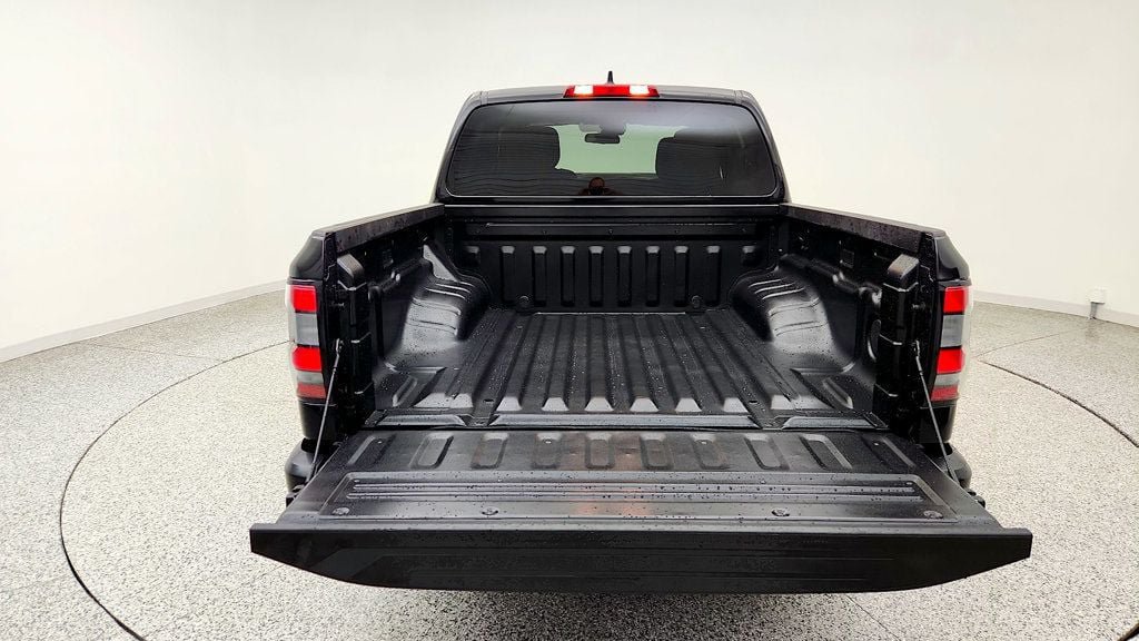Used 2023 Nissan Frontier SV w/ Midnight Edition Package AWD/4WD image 6