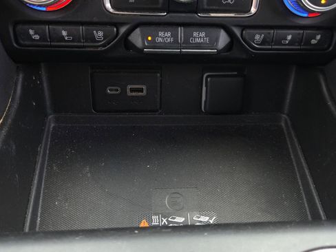 Used 2023 GMC Yukon SLT image 34