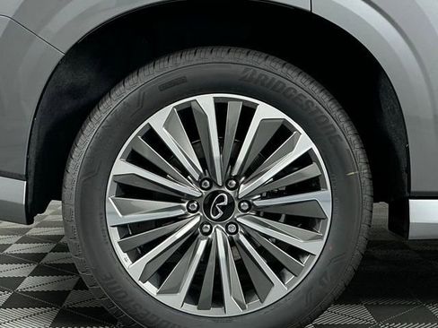 New 2026 INFINITI QX80 Luxe RWD image 8
