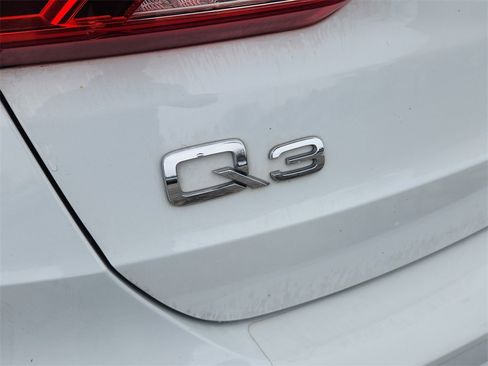 Used 2020 Audi Q3 2.0T Premium image 28