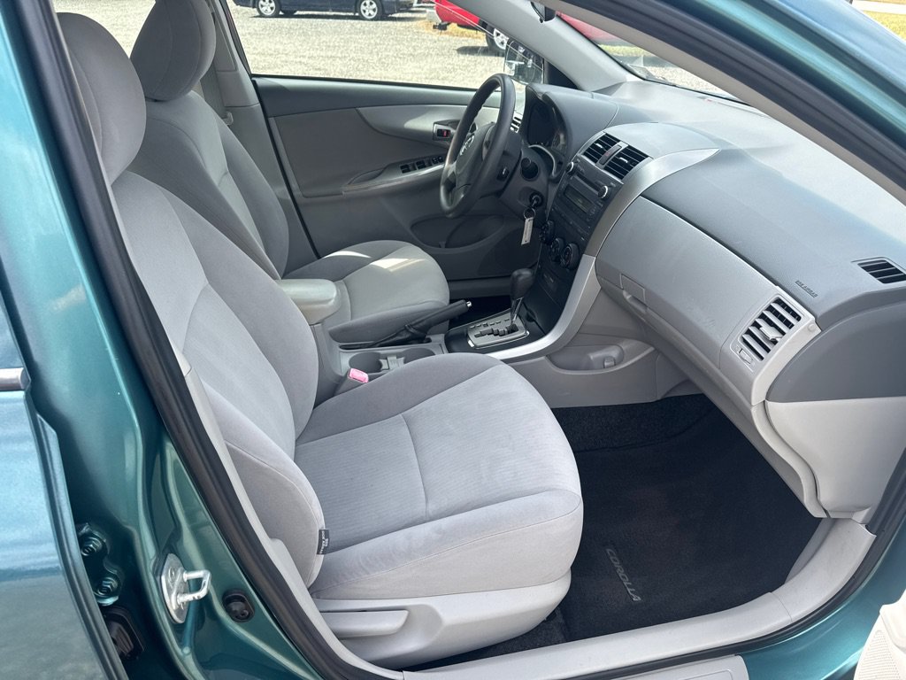 Used 2010 Toyota Corolla LE FWD image 23