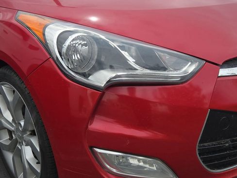 Used 2013 Hyundai Veloster w/ Style Pkg FWD image 4