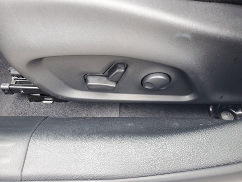 Used 2023 Jeep Compass Limited image 22