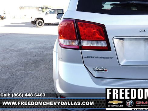 Used 2014 Dodge Journey SXT w/ Flexible Seating Group image 9