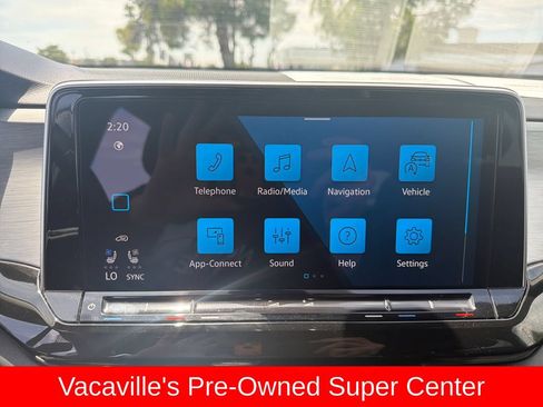 Used 2025 Volkswagen Atlas Cross Sport SE FWD image 19