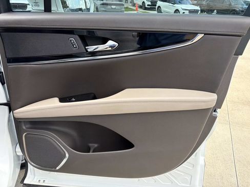 Certified 2023 Lincoln Nautilus FWD w/ Premium Package image 14