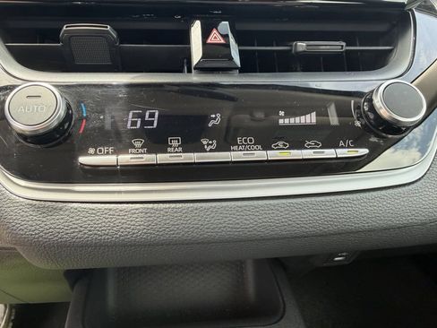 Used 2025 Toyota Corolla LE FWD image 13