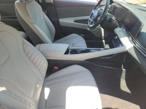 Used 2024 Hyundai Elantra Limited FWD image 11