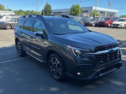 Used 2023 Subaru Ascent Limited w/ Technology Package AWD/4WD image 7