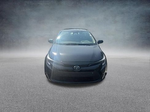 Used 2023 Toyota Corolla LE FWD image 3