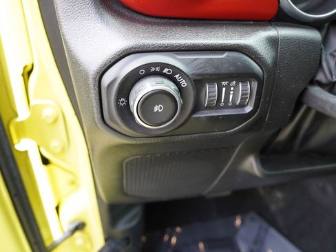 Used 2022 Jeep Wrangler Unlimited Rubicon AWD/4WD image 24