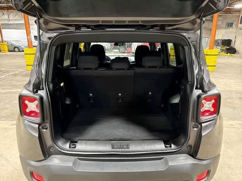 Used 2021 Jeep Renegade Latitude AWD/4WD image 11