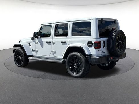 Used 2025 Jeep Wrangler Unlimited Sahara image 3