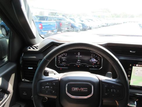 Used 2024 GMC Sierra 1500 AT4 w/ Technology Package AWD/4WD image 37