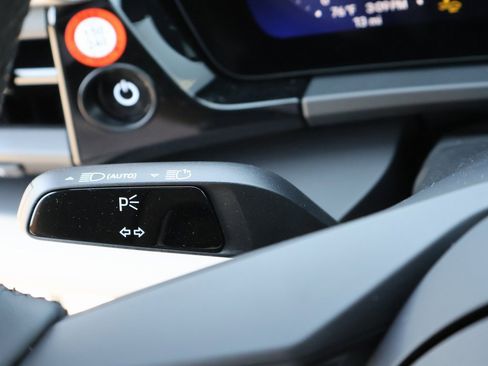 New 2025 Porsche Macan Electric image 35