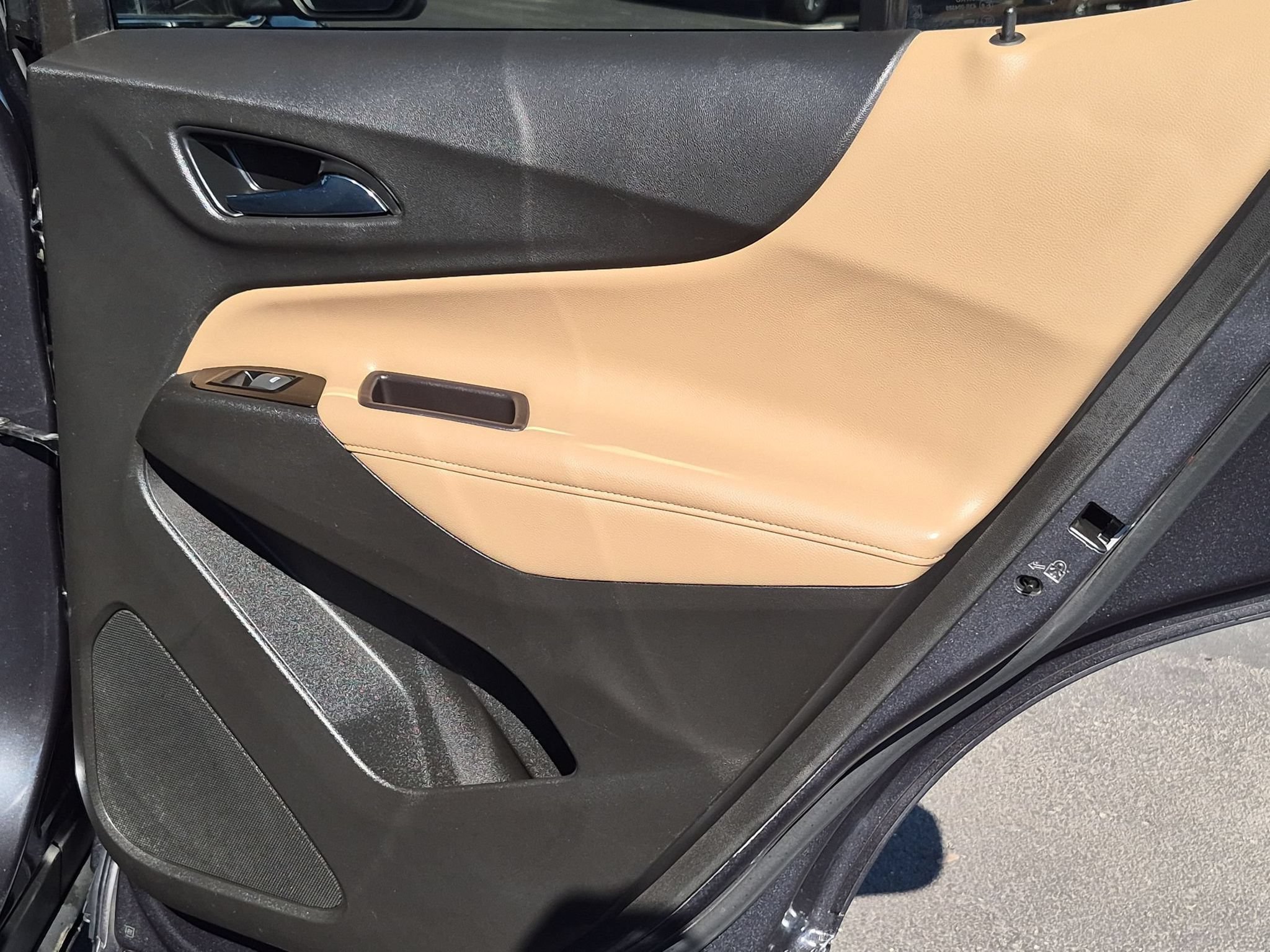 Used 2022 Chevrolet Equinox Premier FWD image 28