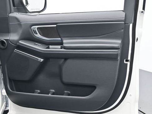 New 2025 Ford Expedition Max Platinum w/ Stealth Performance Package image 30