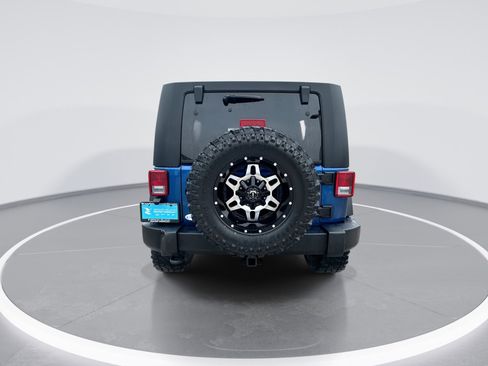 Used 2010 Jeep Wrangler Unlimited Rubicon w/ Dual Top Group AWD/4WD image 7