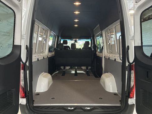 New 2025 Mercedes-Benz Sprinter 2500 image 8