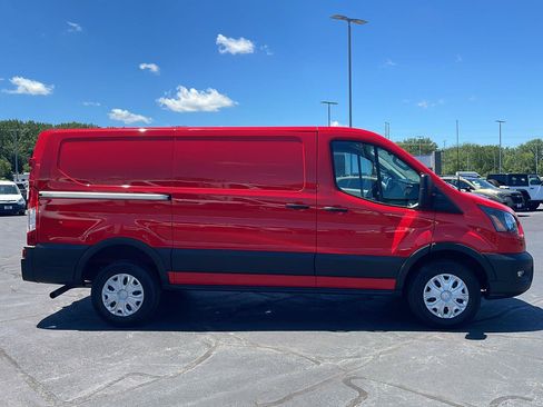 Used 2024 Ford Transit 250 Low Roof w/ Exterior Upgrade Package RWD image 8