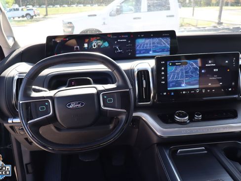 Used 2025 Ford Expedition Max Platinum AWD/4WD image 18