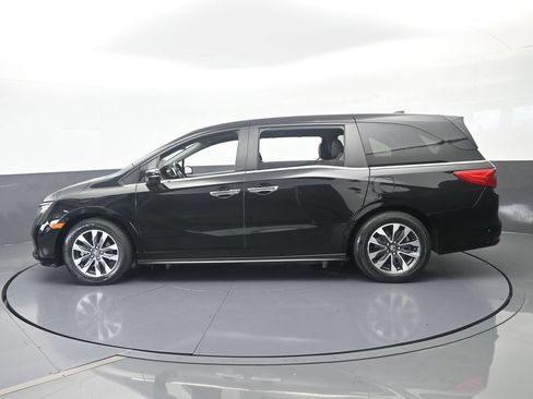Used 2024 Honda Odyssey EX-L image 3