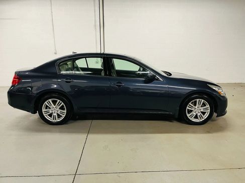 Used 2011 INFINITI G25 x w/ Moonroof Pkg image 9