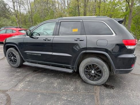 Used 2019 Jeep Grand Cherokee Laredo w/ Security & Convenience Group AWD/4WD image 5