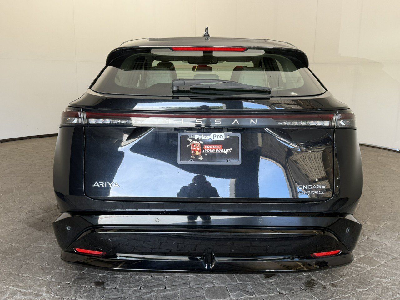 Used 2024 Nissan Ariya AWD image 6