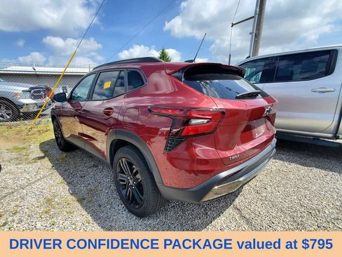 Used 2024 Chevrolet Trax ACTIV w/ Driver Confidence Package FWD image 2