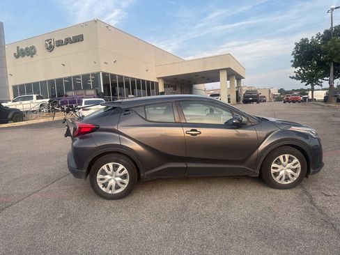 Used 2021 Toyota C-HR LE FWD image 15