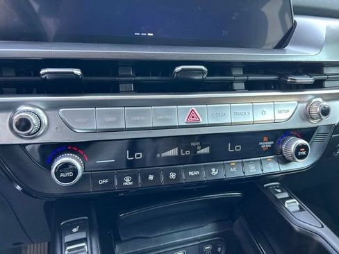 Used 2025 Kia Telluride S FWD image 32
