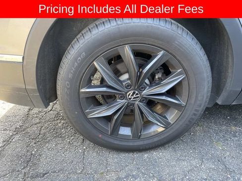 Used 2024 Volkswagen Tiguan SE AWD/4WD image 11