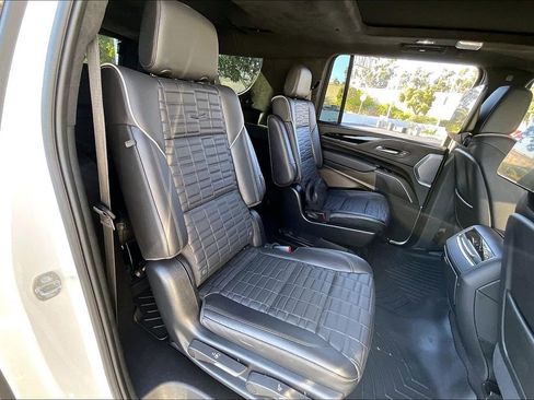 Used 2024 Cadillac Escalade ESV V w/ Heavy-Duty Trailer Package image 18