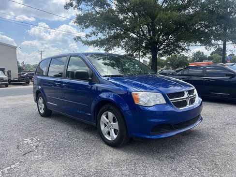 Used 2013 Dodge Grand Caravan SE FWD image 2