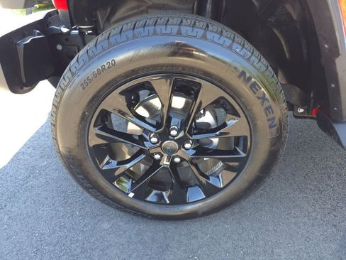 Used 2025 Jeep Wrangler Unlimited Sahara AWD/4WD image 12