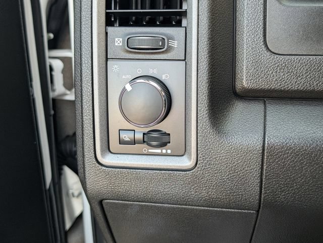 Used 2022 RAM 1500 Tradesman w/ Chrome Appearance Group RWD image 12