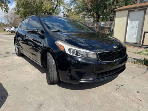 Used 2017 Kia Forte LX FWD image 4