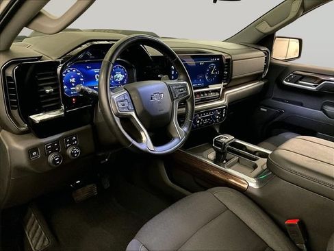 Used 2023 Chevrolet Silverado 1500 LT Trail Boss w/ Convenience Package II AWD/4WD image 12