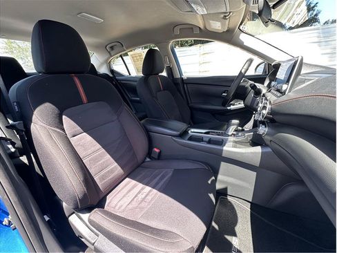 Used 2025 Nissan Sentra SR FWD image 15