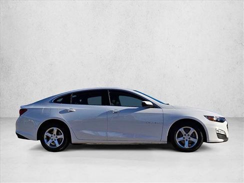 Used 2024 Chevrolet Malibu LT image 4
