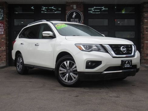 Used 2020 Nissan Pathfinder SV AWD/4WD image 1