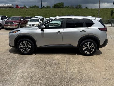Used 2023 Nissan Rogue SV w/ SV Premium Package AWD/4WD image 13
