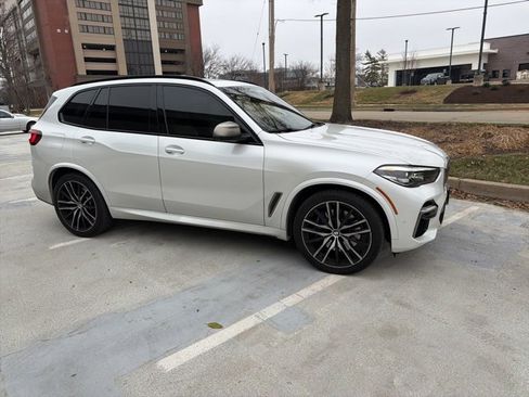 Used 2022 BMW X5 M50i image 5