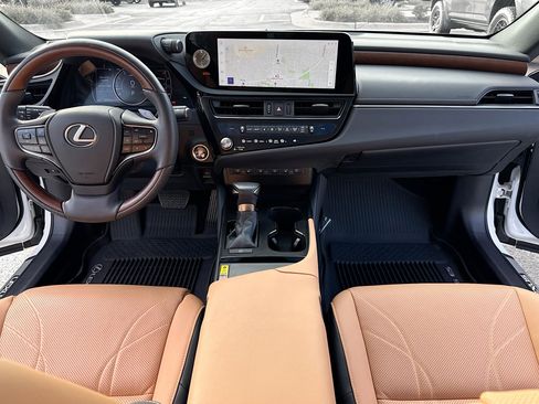 Certified 2023 Lexus ES 350 Ultra Luxury w/ Accessory Package (Z2) image 3