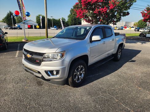 Used 2019 Chevrolet Colorado Z71 AWD/4WD image 10
