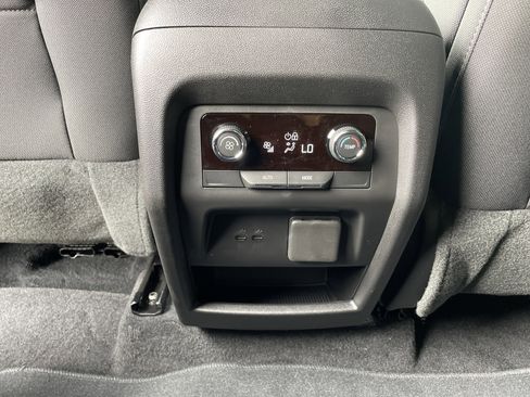 New 2025 Chevrolet Traverse LT w/ Enhanced Driving Package image 35