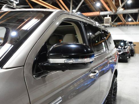 Used 2019 Lincoln Navigator Reserve AWD/4WD image 64