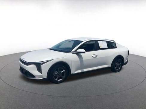 Used 2025 Kia K4 FWD image 8